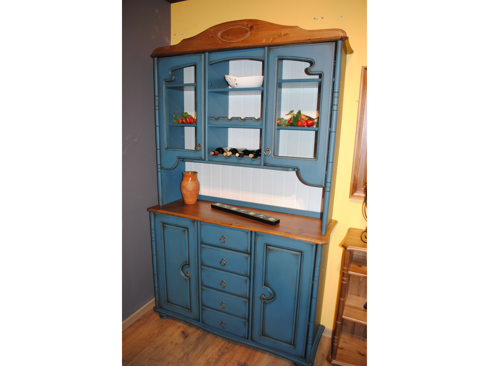 Сервант Айно 3-створчатый