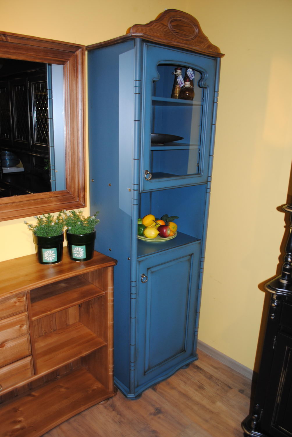 Сервант с 2 дверцами Айно 1-ств фасад со стеклом (ручка слева)