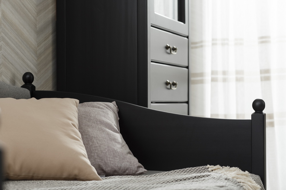 Тахта чёрная Айно №9 с мягким изголовьем 800х2000