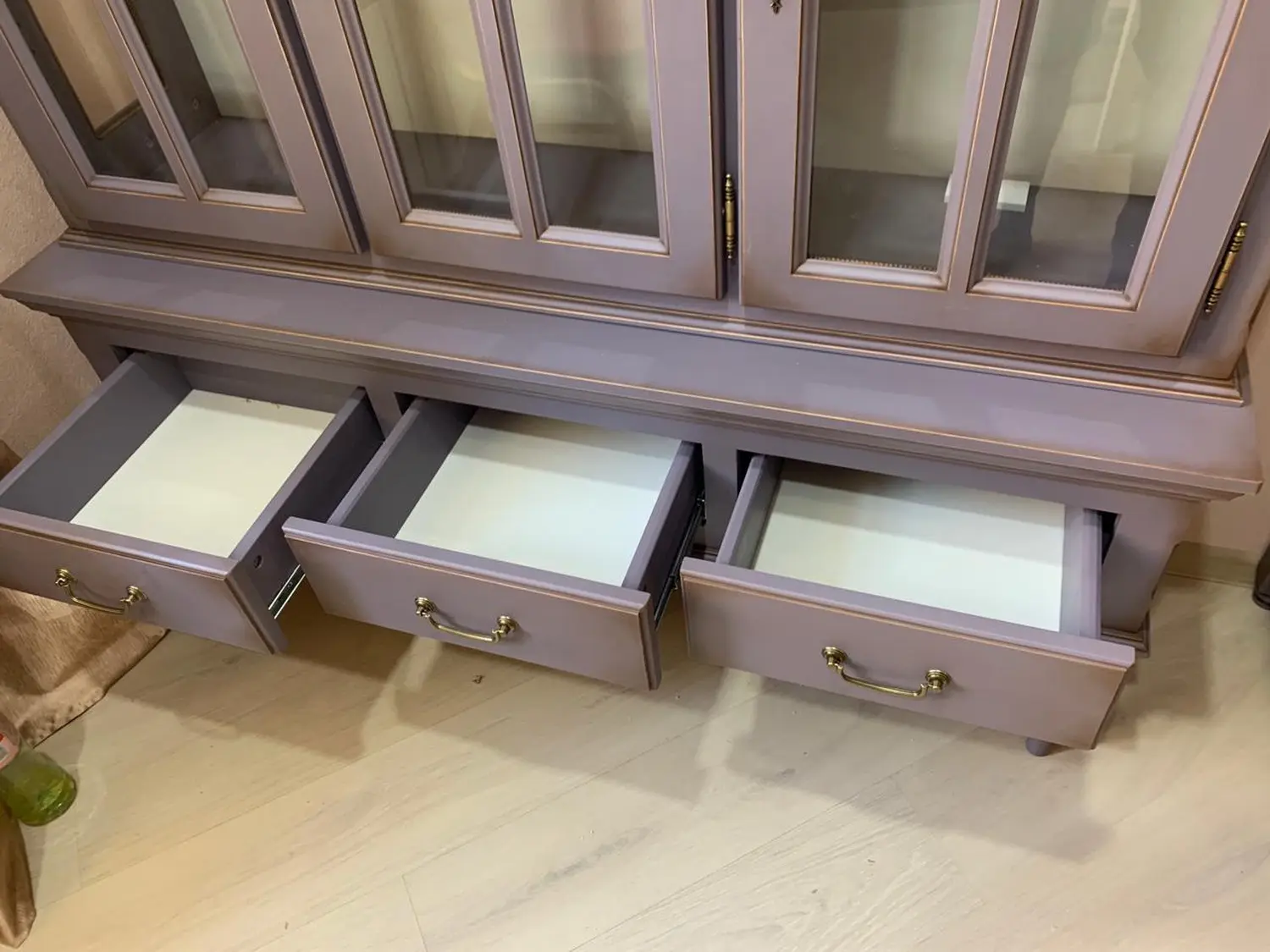 Сервант Валенсия 2-32  сосна