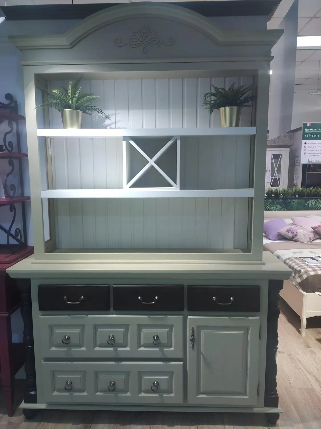 Сервант Валенсия 2-69  сосна