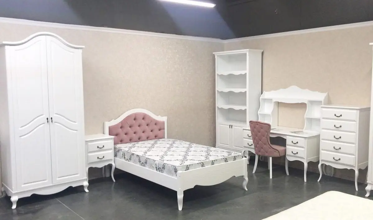 Кровать Авиньон 1400х2000 с каретной стяжкой