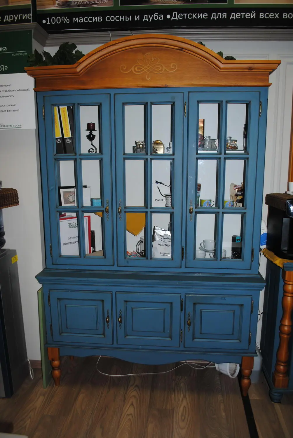 Сервант Валенсия 2-59  сосна