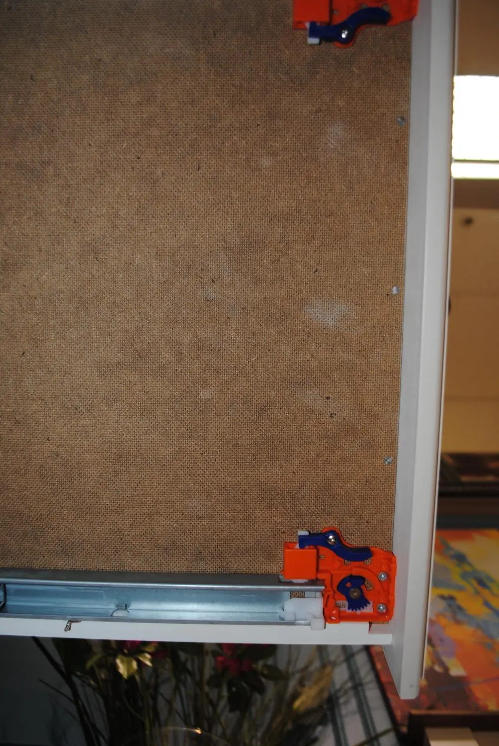 Шкаф белый с 3 ящиками Брусно 2-створчатый с ящиками слева 3.24.01