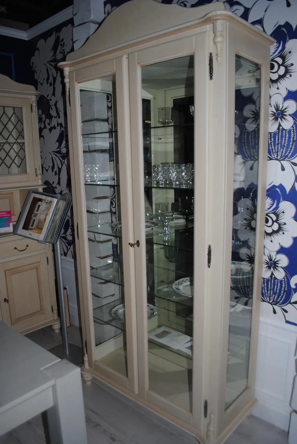 Витрина Скандия 2-створчатая 2110 3.5.02