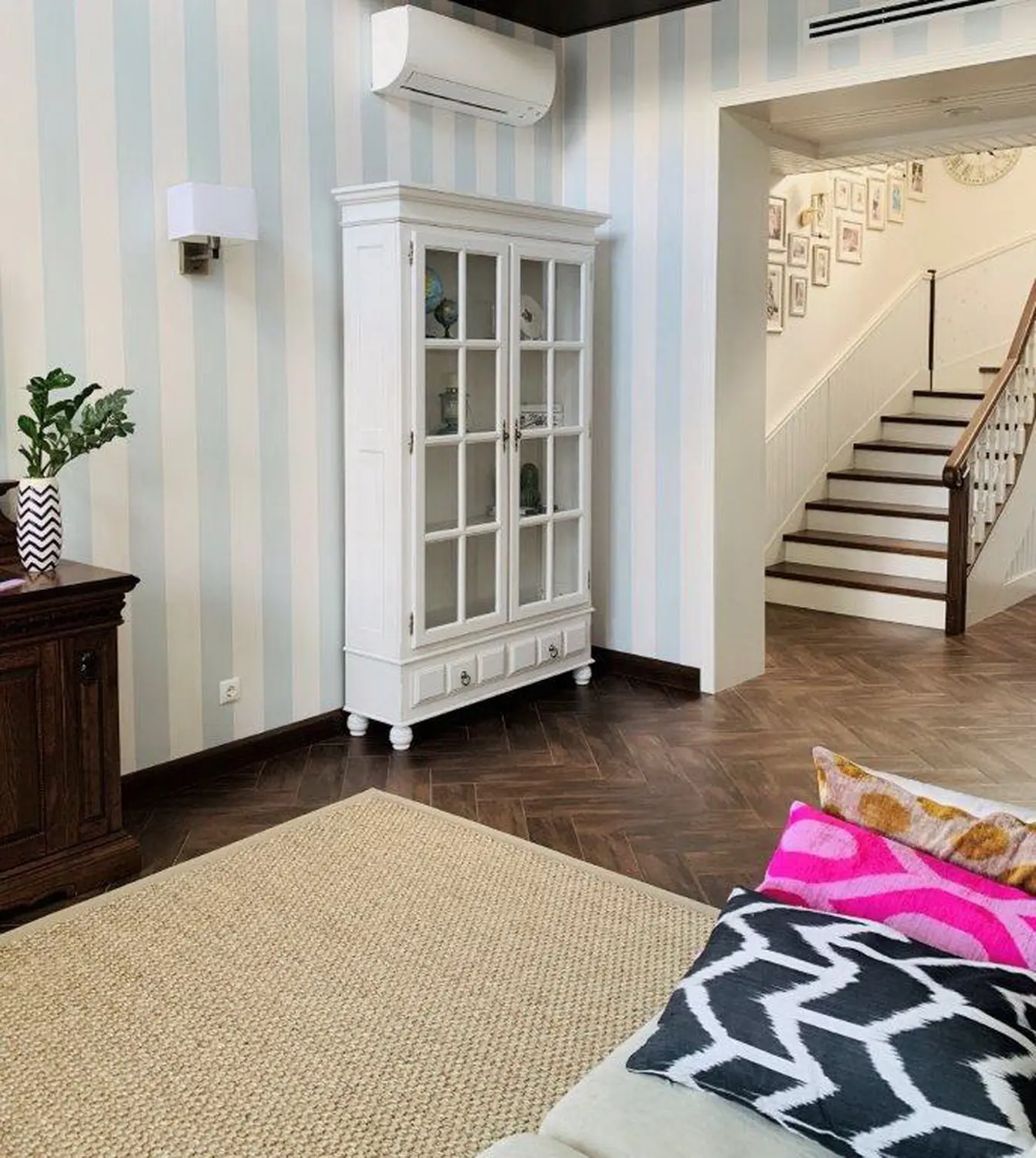 Сервант Бьерт 1-50  сосна