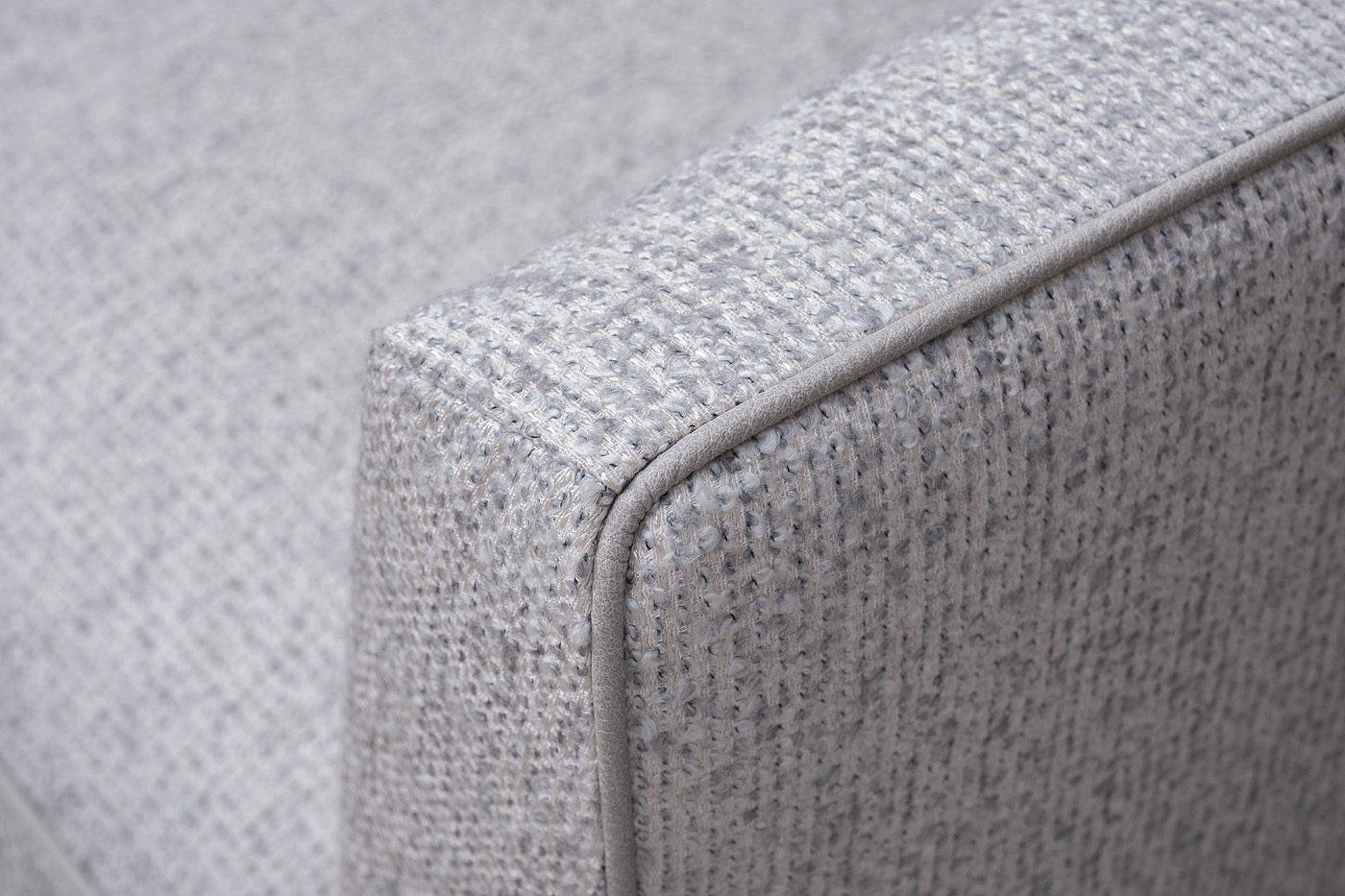 Диван Sorrento(K) 230M трехм.раск c кантом,велюр св.беж Santo1902-SECRU+Nev83 230*101*86