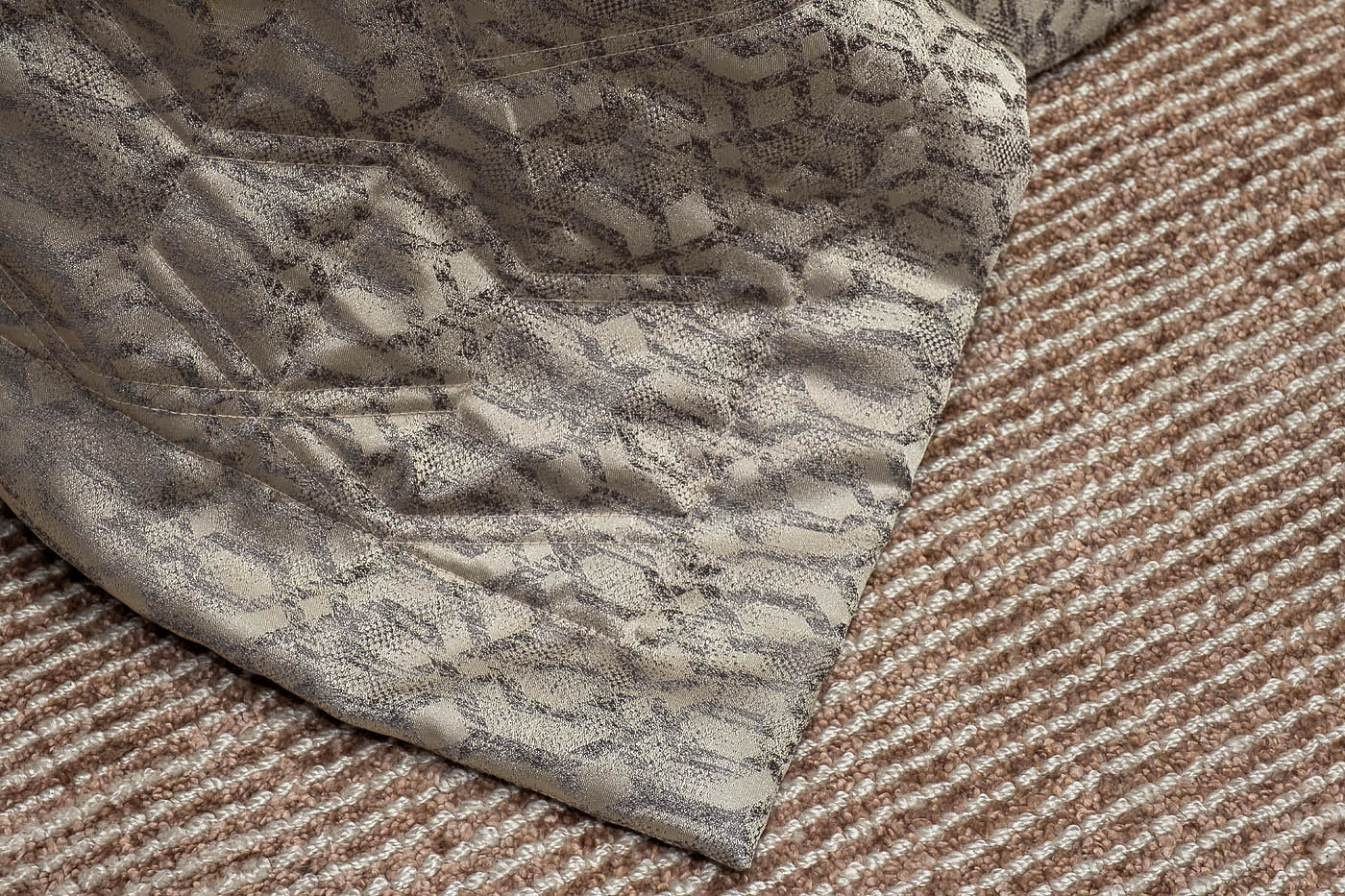 121GD-HOUST110-POKR SER-Покрывало HOUSTON серое со стежкой